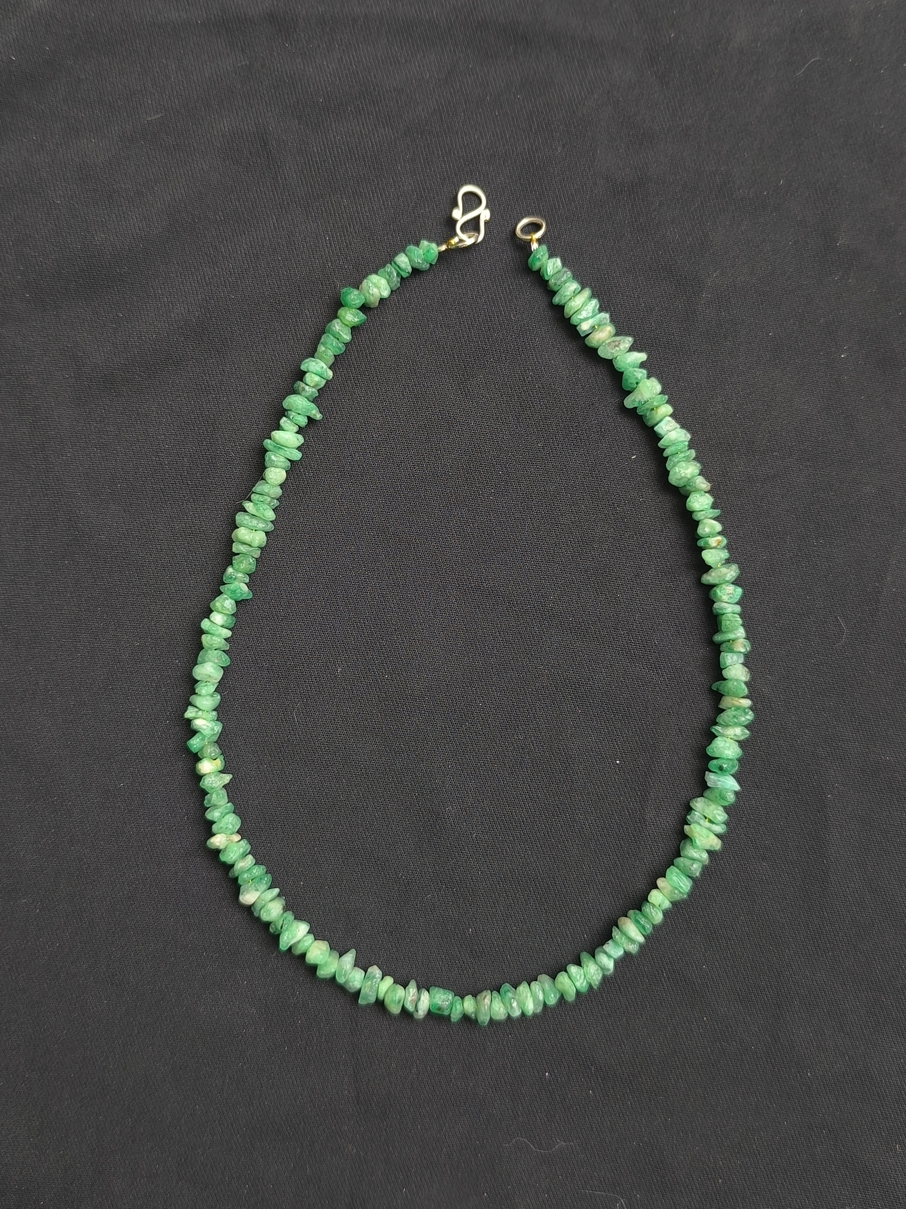 Emerald tumble necklace